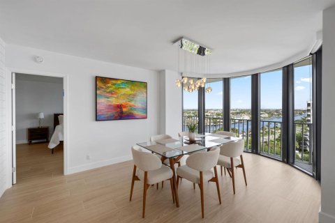 Condo in Highland Beach, Florida, 2 bedrooms № 2401223 - photo 12