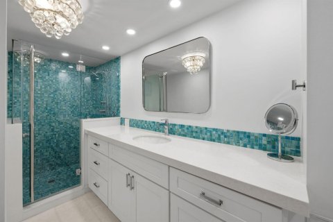 Condo in Highland Beach, Florida, 2 bedrooms № 2401223 - photo 26