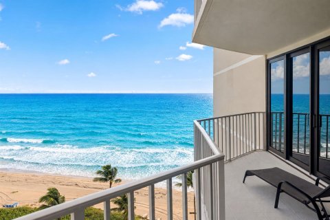 Condo in Highland Beach, Florida, 2 bedrooms № 2401223 - photo 8