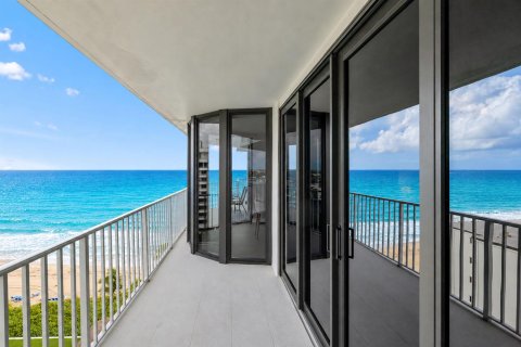 Condo in Highland Beach, Florida, 2 bedrooms № 2401223 - photo 7