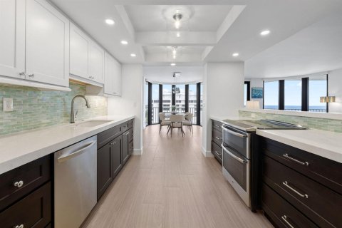 Condo in Highland Beach, Florida, 2 bedrooms № 2401223 - photo 16