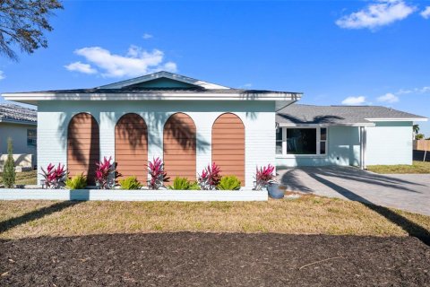 Casa en Treasure Island, Florida 3 dormitorios, 224.45 m2 № 2379050