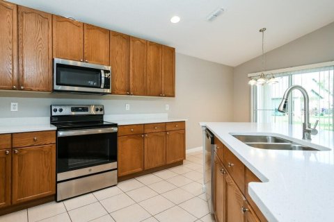 House in Kissimmee, Florida 3 bedrooms, 162.21 sq.m. № 1914522 - photo 9