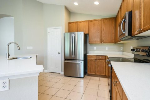 House in Kissimmee, Florida 3 bedrooms, 162.21 sq.m. № 1914522 - photo 8