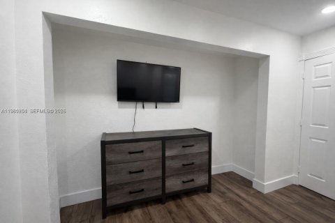 Купить виллу или дом в Майами, Флорида 3 спальни, 94.3м2, № 2043383 - фото 8