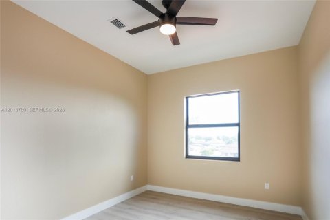 Casa en alquiler en Miami, Florida, 3 dormitorios, 185.8 m2 № 2075950 - foto 18