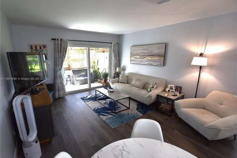 Casa en venta en West Palm Beach, Florida, 1 dormitorio, 61.5 m2 № 1941323 - foto 14