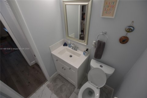 Casa en venta en West Palm Beach, Florida, 1 dormitorio, 61.5 m2 № 1941323 - foto 19