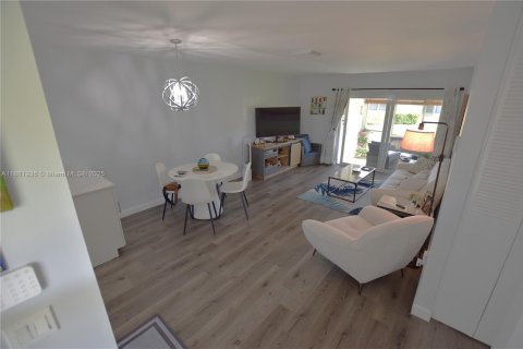 Casa en venta en West Palm Beach, Florida, 1 dormitorio, 61.5 m2 № 1941323 - foto 8