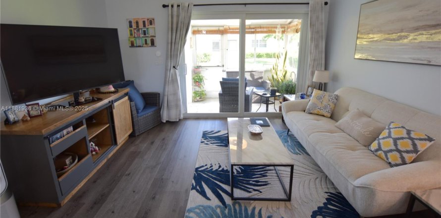 Casa en West Palm Beach, Florida 1 dormitorio, 61.5 m2 № 1941323