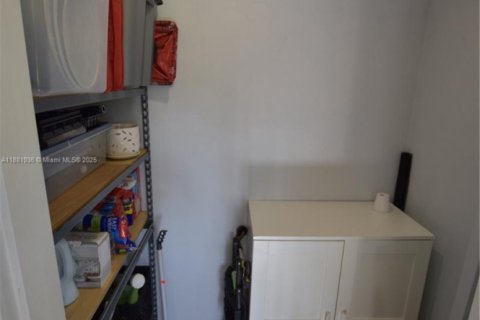 Casa en venta en West Palm Beach, Florida, 1 dormitorio, 61.5 m2 № 1941323 - foto 30