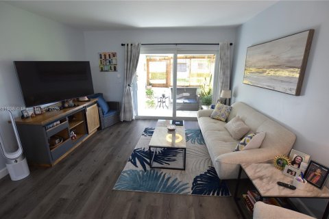 Casa en venta en West Palm Beach, Florida, 1 dormitorio, 61.5 m2 № 1941323 - foto 13