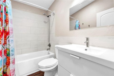 Купить виллу или дом в Венеция, Флорида 8 комнат, 107.02м2, № 1810330 - фото 27