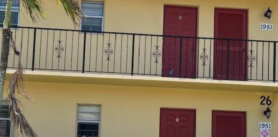 Condo in Stuart, Florida, 1 bedroom  № 2189462