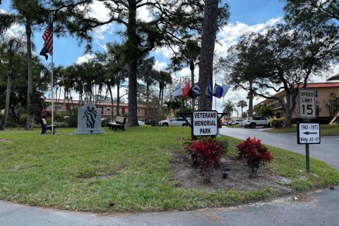 Condo in Stuart, Florida, 1 bedroom  № 2189462 - photo 28