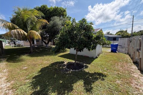 Villa ou maison à vendre à Hollywood, Floride: 3 chambres, 104.24 m2 № 2209442 - photo 28