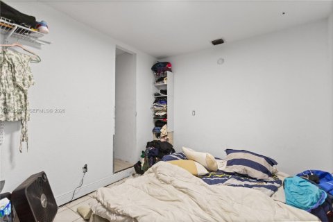 Casa en venta en Opa-locka, Florida, 4 dormitorios, 122.63 m2 № 1999994 - foto 13