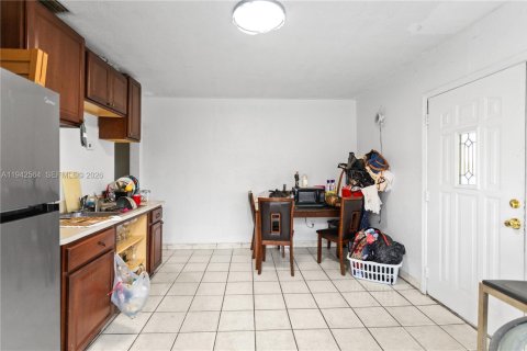 Casa en venta en Opa-locka, Florida, 4 dormitorios, 122.63 m2 № 1999994 - foto 10