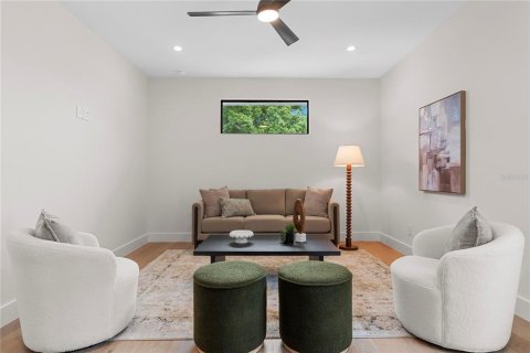 Casa en venta en Winter Park, Florida, 4 dormitorios, 272.76 m2 № 2115704 - foto 2