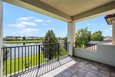 House in Orlando, Florida 4 bedrooms, 414.34 sq.m. № 2324135 - photo 23