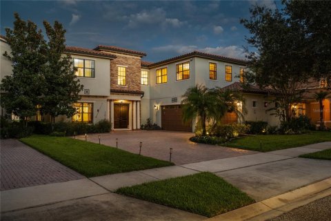 House in Orlando, Florida 4 bedrooms, 414.34 sq.m. № 2324135
