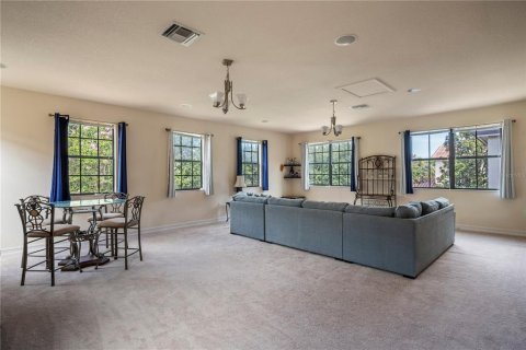 House in Orlando, Florida 4 bedrooms, 414.34 sq.m. № 2324135 - photo 26