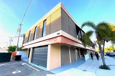 Propiedad comercial en venta en Sarasota, Florida, 865.2 m2 № 2204317 - foto 7