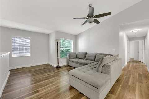 Condo in Naples, Florida, 4 bedrooms № 2379399 - photo 6