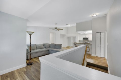 Condo in Naples, Florida, 4 bedrooms № 2379399 - photo 9