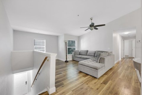 Condo in Naples, Florida, 4 bedrooms № 2379399 - photo 4