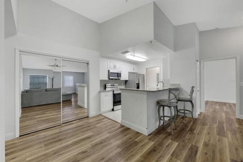 Condo in Naples, Florida, 4 bedrooms № 2379399 - photo 14