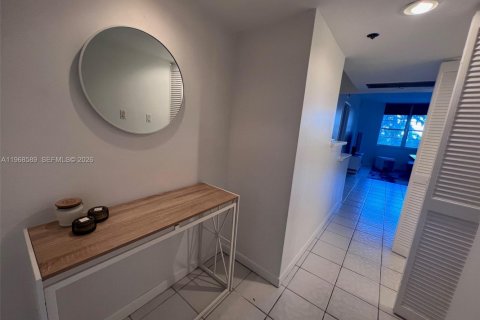 Copropriété à vendre à Miami Beach, Floride: 1 chambre, 52.95 m2 № 2031611 - photo 9