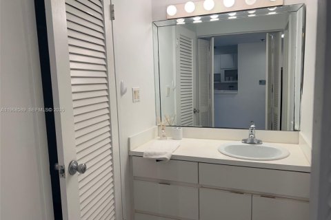 Copropriété à vendre à Miami Beach, Floride: 1 chambre, 52.95 m2 № 2031611 - photo 11