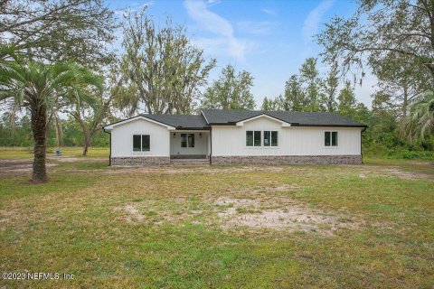 Commercial property in Hilliard, Florida № 882147 - photo 1