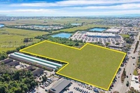 Propiedad comercial en venta en Okeechobee, Florida № 2084909 - foto 15