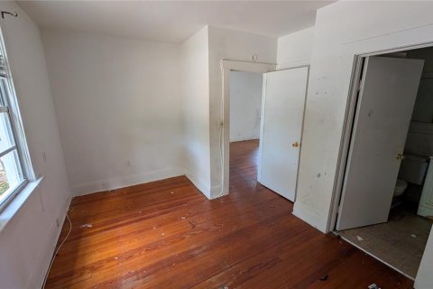 Propiedad comercial en venta en Tampa, Florida, 4 dormitorios, 200.67 m2 № 2104948 - foto 7