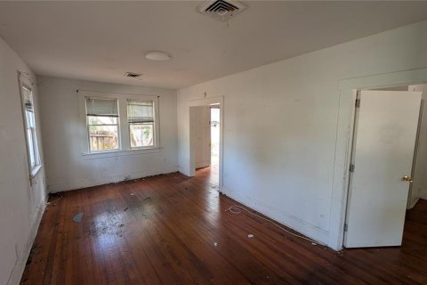 Propiedad comercial en venta en Tampa, Florida, 4 dormitorios, 200.67 m2 № 2104948 - foto 3
