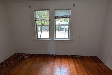 Propiedad comercial en venta en Tampa, Florida, 4 dormitorios, 200.67 m2 № 2104948 - foto 6