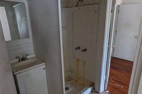Propiedad comercial en venta en Tampa, Florida, 4 dormitorios, 200.67 m2 № 2104948 - foto 9