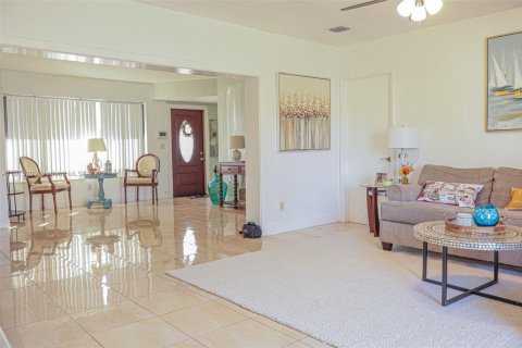 Villa ou maison à vendre à Hialeah, Floride: 4 chambres, 201.23 m2 № 1971392 - photo 6