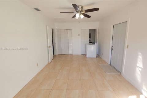 Villa ou maison à vendre à Hialeah, Floride: 4 chambres, 201.23 m2 № 1971392 - photo 17