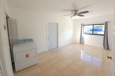Villa ou maison à vendre à Hialeah, Floride: 4 chambres, 201.23 m2 № 1971392 - photo 20