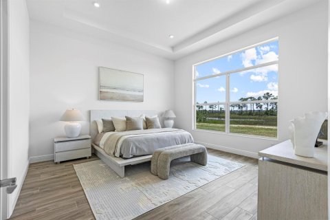House in Port St. Lucie, Florida 3 bedrooms, 240.25 sq.m. № 2307115 - photo 28