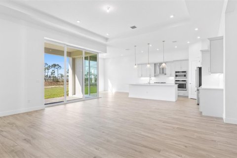 House in Port St. Lucie, Florida 3 bedrooms, 240.25 sq.m. № 2307115 - photo 6