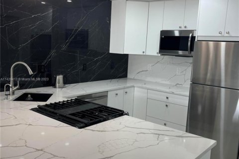 Condominio en venta en Hallandale Beach, Florida, 1 dormitorio, 68.38 m2 № 1753179 - foto 6