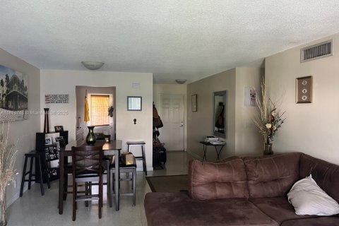 Copropriété à vendre à Deerfield Beach, Floride: 2 chambres, 88.26 m2 № 1980610 - photo 5