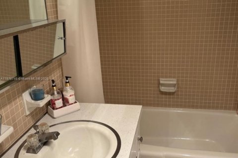 Copropriété à vendre à Deerfield Beach, Floride: 2 chambres, 88.26 m2 № 1980610 - photo 10