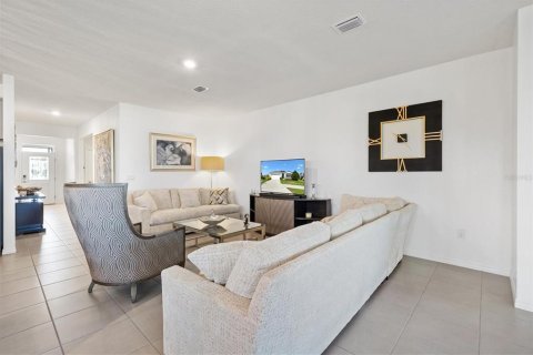 House in Wildwood, Florida 4 bedrooms, 188.68 sq.m. № 1747179 - photo 9