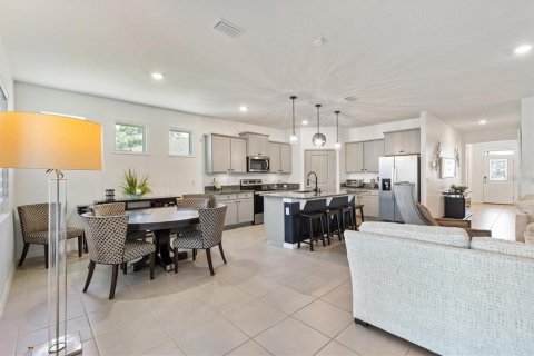 House in Wildwood, Florida 4 bedrooms, 188.68 sq.m. № 1747179 - photo 11