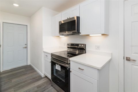Casa en venta en Cocoa, Florida, 3 dormitorios, 140.47 m2 № 1918204 - foto 10